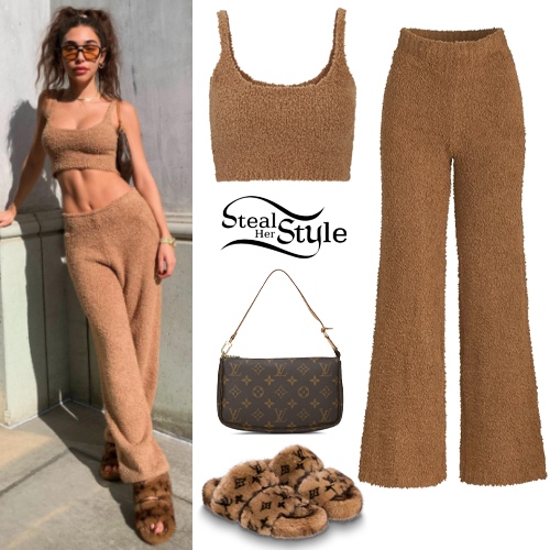 Cozy and Stylish: Chantel Jeffries in Camel Knit Bralette by Skims