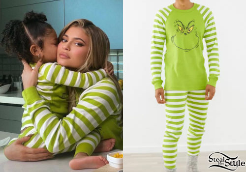 Kylie Jenner: Grinch Pajamas
