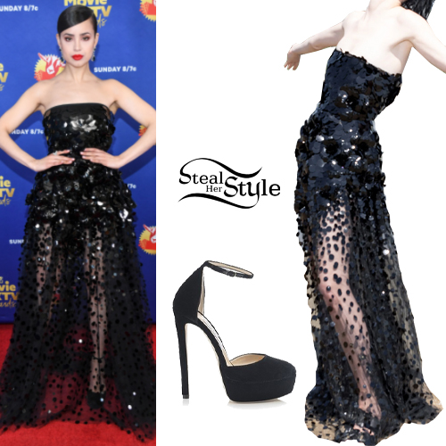 Sofia Carson: Blue Floral Mini Dress, Black Pumps | Steal Her Style