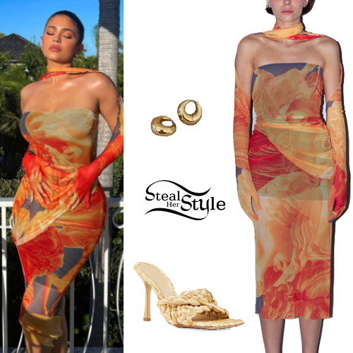 Kylie Jenner: Printed Bandeau and Skirt