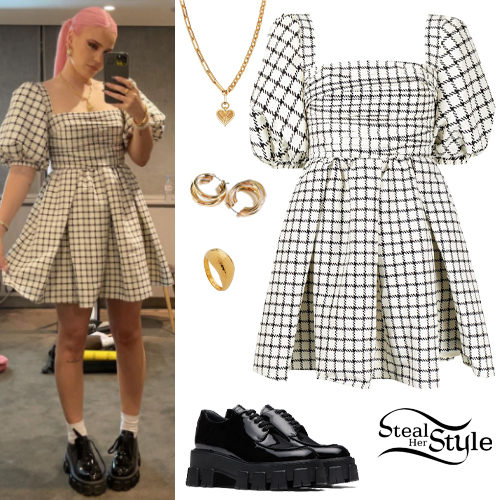 del resident Åben Anne-Marie: Checked Dress, Patent Shoes | Steal Her Style