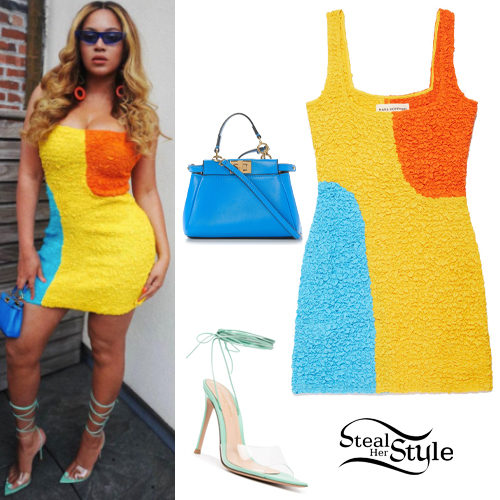 Beyoncé Makes a Case for Summer Color Blocking and Micro Bags