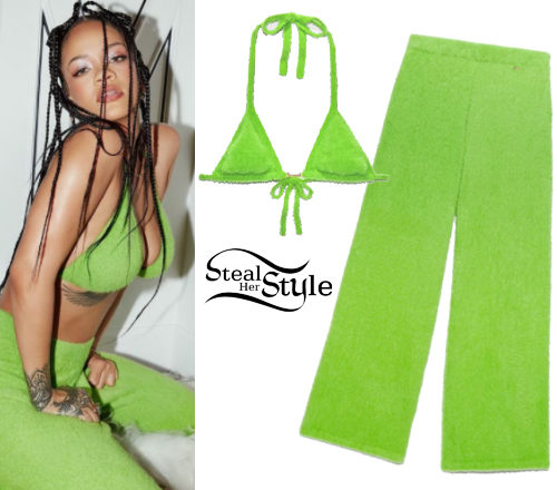 Rihanna: Green Fluffy Bra and Pants