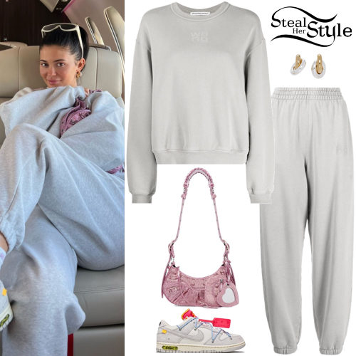 Kylie Jenner: Grey Sweatshirt and Pants