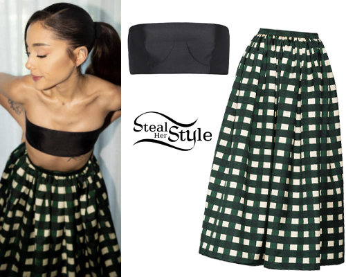 Ariana Grande: Ribbed High Neck, Printed Skirt