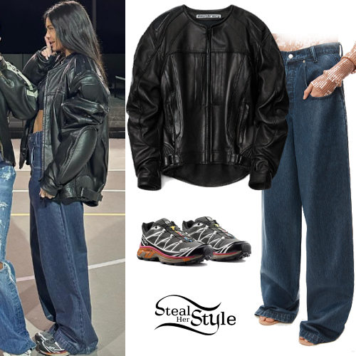 Kylie Jenner: Black Blazer, Blue Jeans
