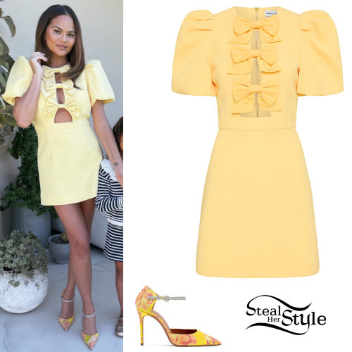 Chrissy Teigen Clothes and Outfits, Page 37